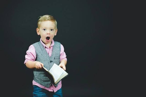 Comment utiliser l'apprentissage ludique pour améliorer la compréhension et l'expression écrites ?